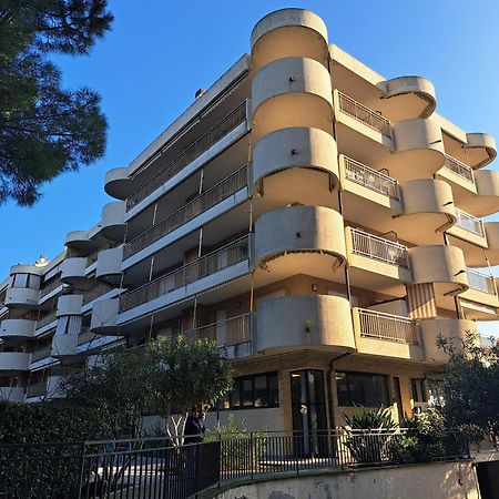 Appartamento - Terrazzo Vivibile Vista Mare, Wi-Fi Gratuito Vallecrosia Exterior foto