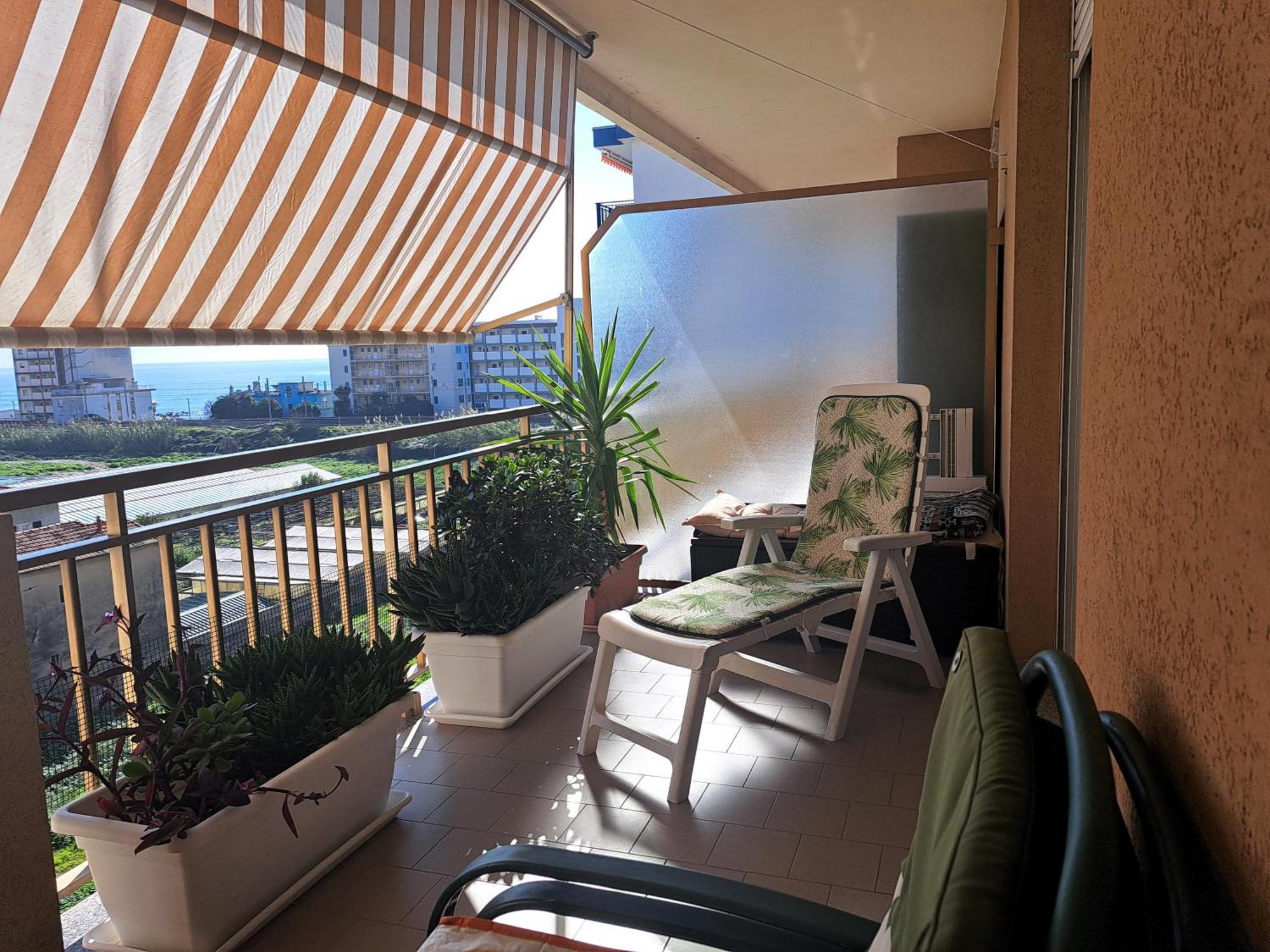 Appartamento - Terrazzo Vivibile Vista Mare, Wi-Fi Gratuito Vallecrosia Exterior foto